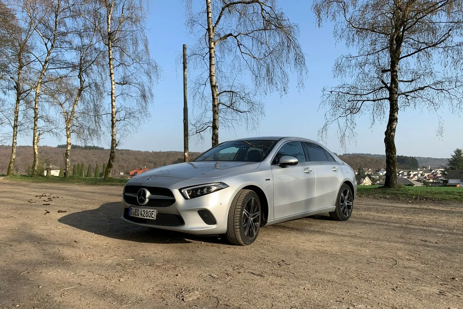 Die Entscheidung für eine viertürige Stufenhecklimousine ist auf jeden Fall ein Statement des Fahrers.